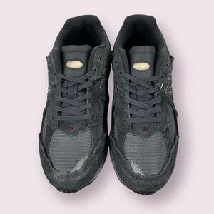 New Balance Grey Suede Men's Size 10.5 US Running Shoes